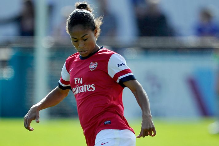 Rachel Yankey leikur með Arsenal.