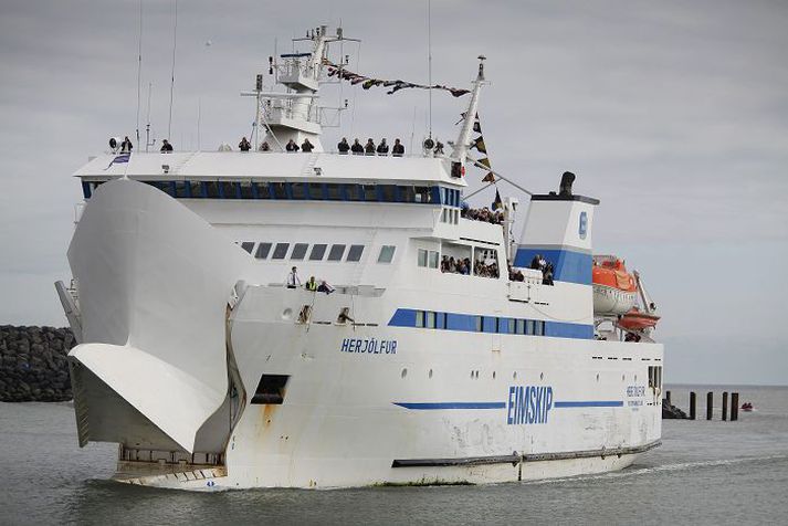 Herjólfur í Bakkafjöru
Eimskip átti lægsta boð í rekstur Herjólfs og samskip næstlægsta boð.
Fréttablaðið/Arnþór