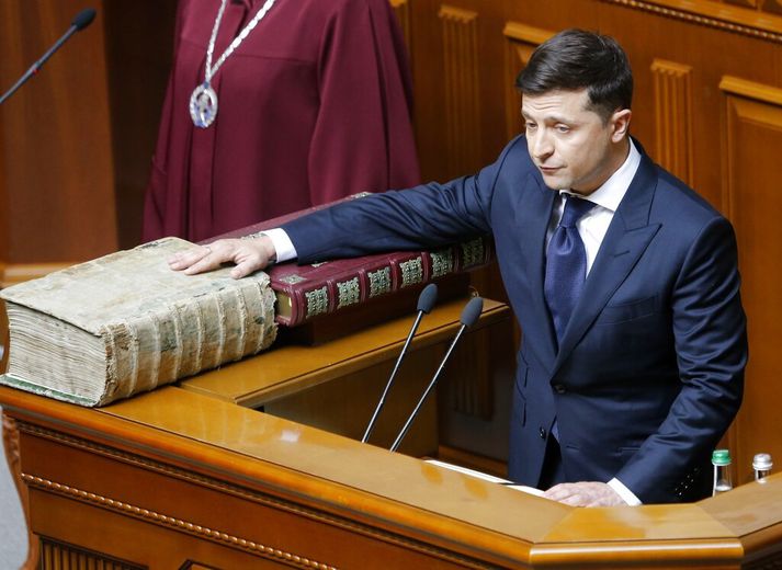 Volodymyr Zelensky hefur starfað sem leikari og grínisti en er nú valdamesti maður Úkraínu.