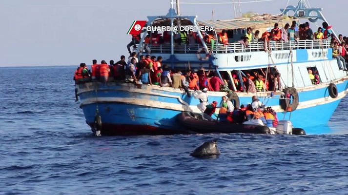 Það sem af er þessu ári hafa um 130 þúsund flóttamenn og hælisleitendur lagt í hættuför yfir hafið til að komast frá heimkynnum sínum.