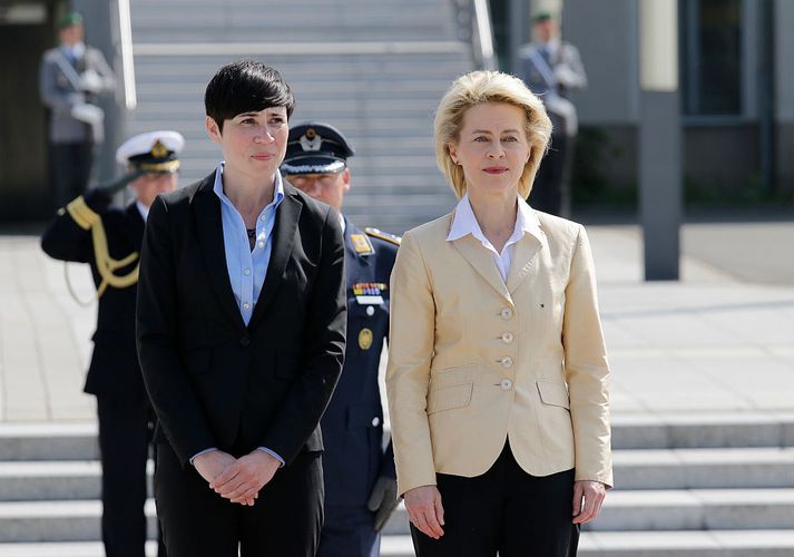 Ine Eriksen Søreide, til vinstri, og Ursula von der Leyen, forseti framkvæmdastjórnar Evrópusambandsins.