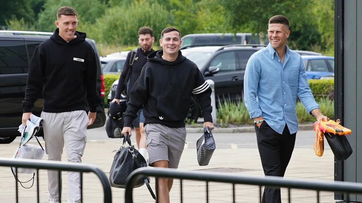 Jóhann Berg Guðmundsson er hæstánægður með að halda áfram hjá Burnley.