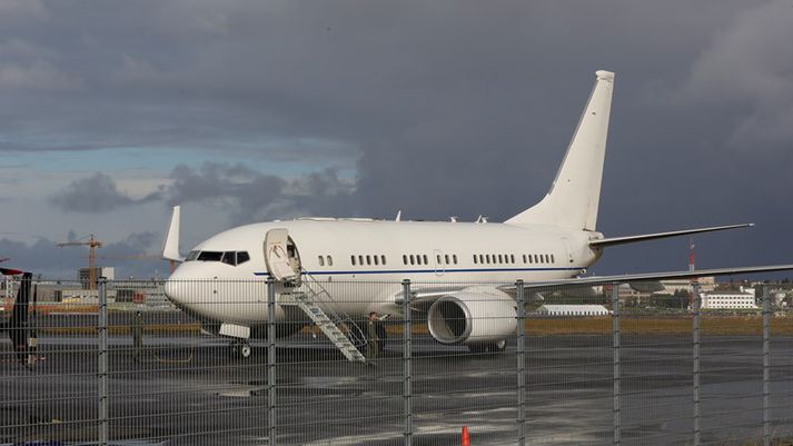 Yfirhershöfðinginn lenti á Reykjavíkurflugvelli um 10 leytið í morgun.