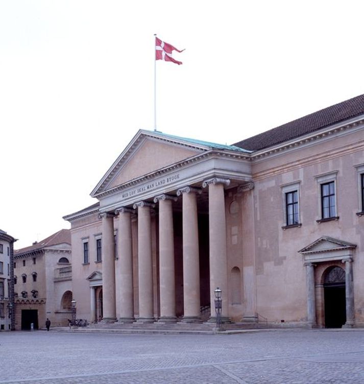 Leigubílstjórinn sem ók á Dagnýju Grímsdóttur var sýknaður af ákæru um manndráp af gáleysi.