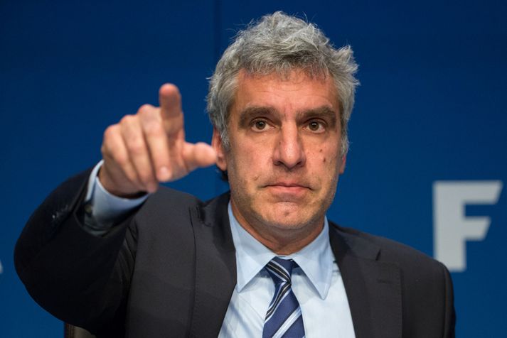 Blatter rak Walter De Gregorio.