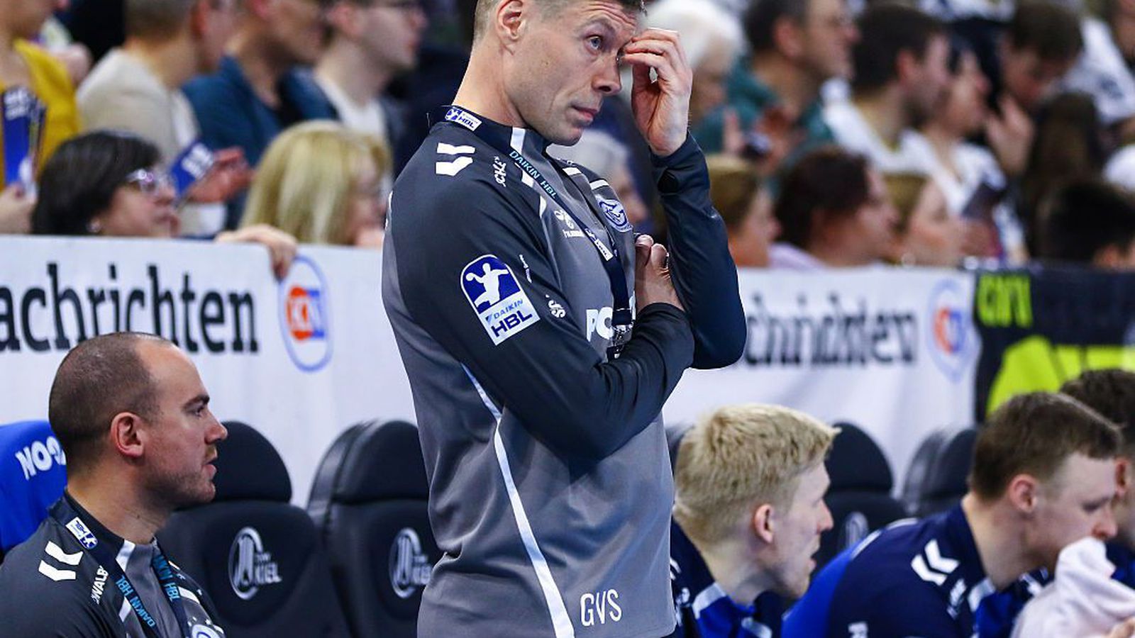 Ó­trú­legt flug undir stjórn Guð­jóns og Haukur bjó til helming  
marka Löwen