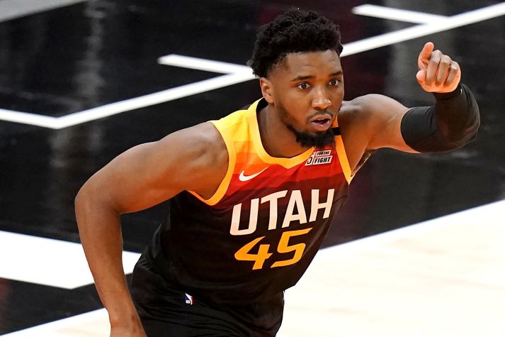 Donovan Mitchell var flottur í endurkomu sinni í Utah Jazz liðið í nótt. Hafði misst af sextán leikjum vegna meiðsla en skoraði 25 stig á 26 mínútum.