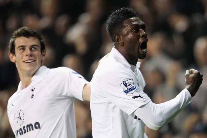 Emmanuel Adebayor hefur enn ekki samið um kaup og kjör hjá enska úrvalsdeildarliðinu Tottenham.