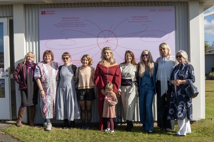 Listamenn sýningarinnar TENGSL II á Listasafni Árnesinga voru í góðum gír um helgina ásamt Kristínu safnsstjóra, Rut og Kristínu Á. Árnadóttur fyrrum sendiherra í Vínarborg.
