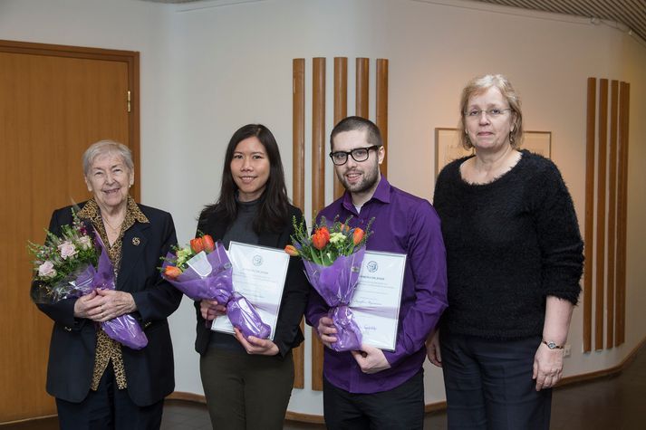 Á myndinn eru Margaret Scheving Thorsteinsson en hún stofnaði sjóðinn ásamt eiginmanni sínum Bent Scheving Thorstenisson árið 2001, Chutimon Muankaew styrkhafi, Ingólfur Magnússon styrkhafi og Guðrún S. Thorsteinsson, dóttir Bents og Margaretar.