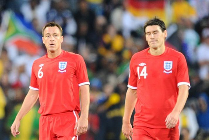 John Terry og Gareth Barry í leiknum í gær.