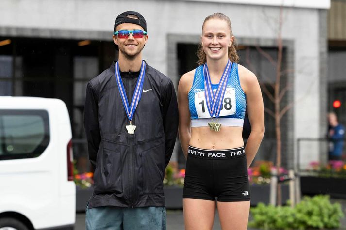 Andrea Kolbeinsdóttir og Arnar Pétursson urðu Íslandsmeistarar í gær.