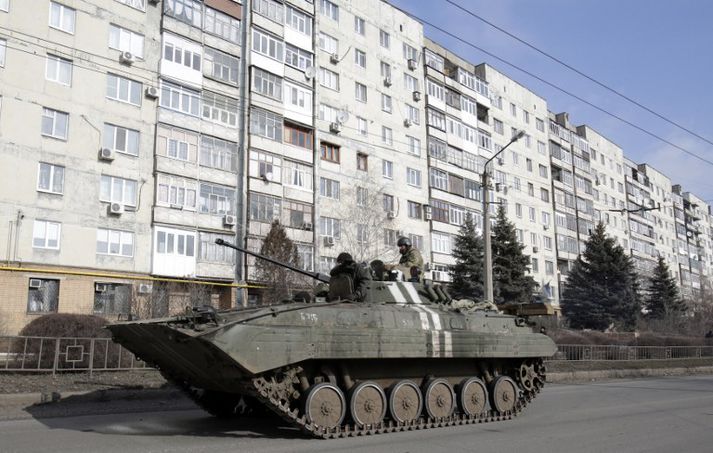 Skriðdreki á götum Donetsk í dag.