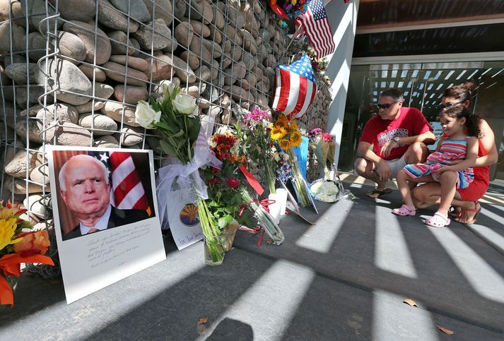 John McCain hefur verið minnst um helgina. Þessi mynd var tekin í Arizona, heimaríki öldungadeildarþingmannsins, í gær.