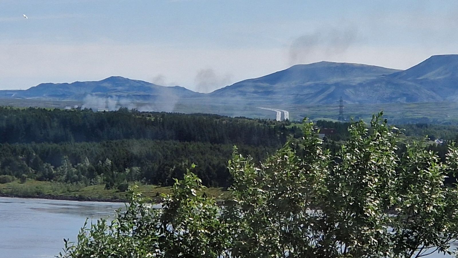 Eldur í sumar­bú­stað við Suður­lands­veg