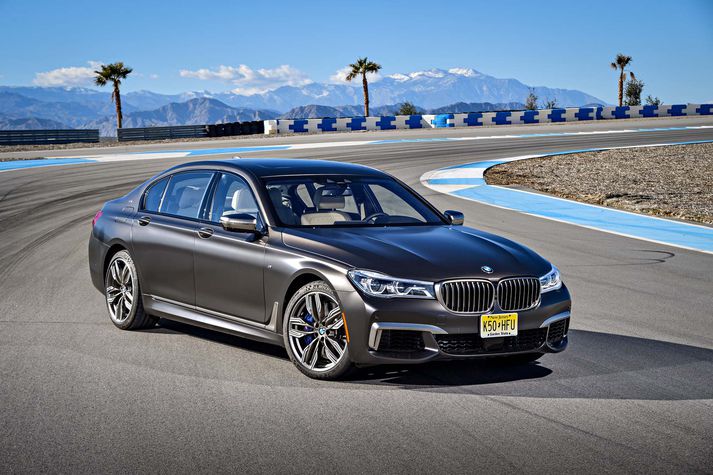 BMW M760i kostar 156.700 dollara.