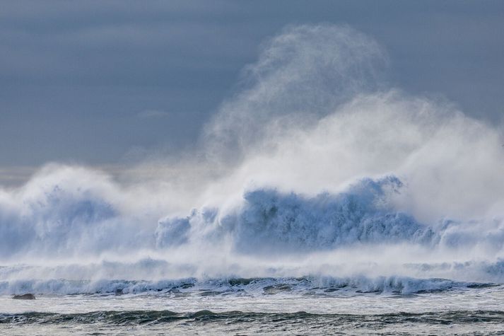Hvassast verður við suðausturströndina í dag. 