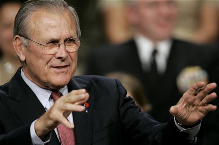 Rumsfeld verður líklega ekki sakfelldur, að mati dómara.