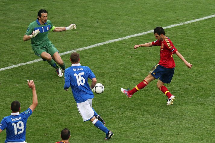 Fabregas jafnar metin í fyrri leik liðanna