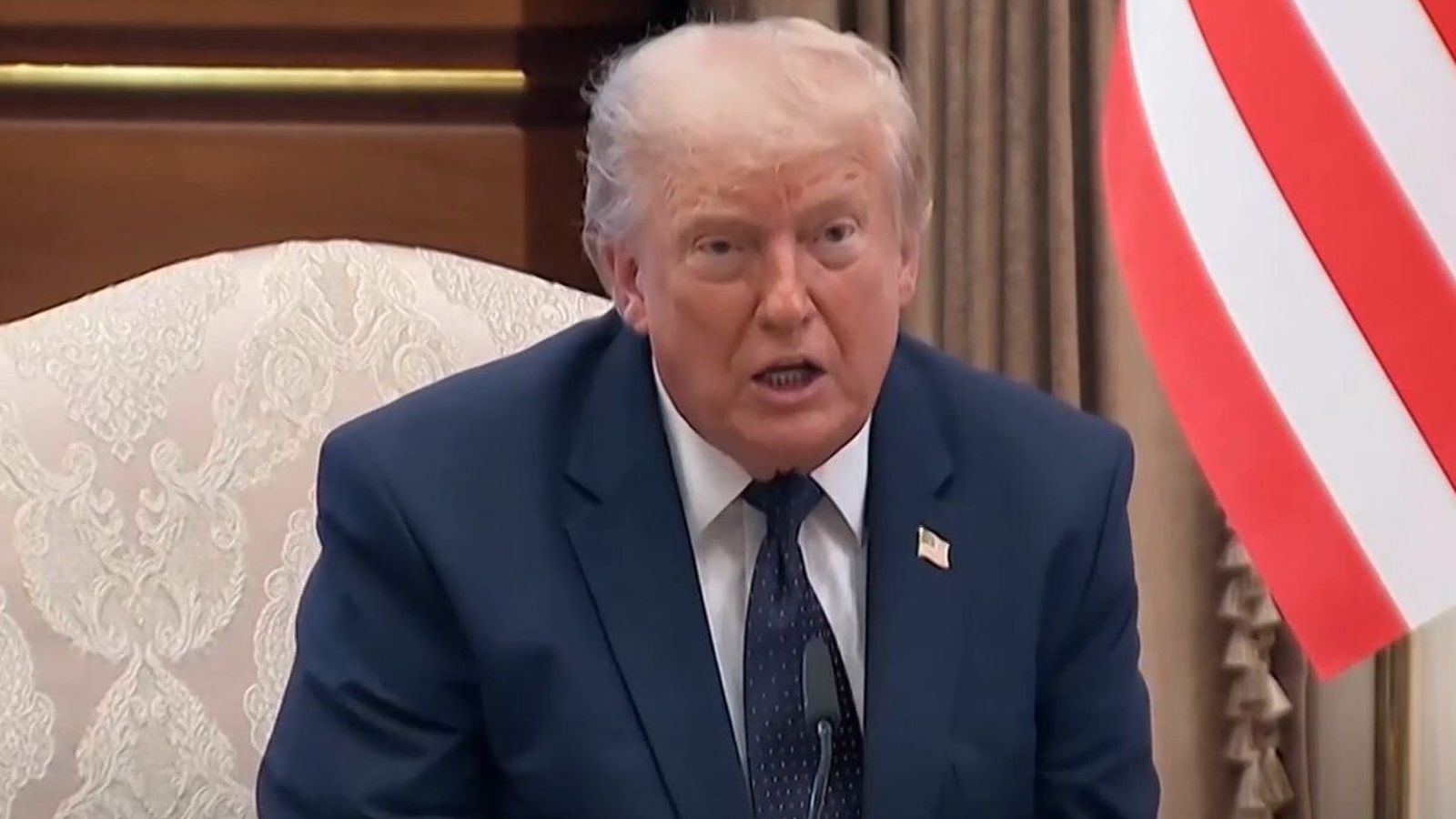 Trump sló harðan tón við upp­haf leið­toga­fundar NATO