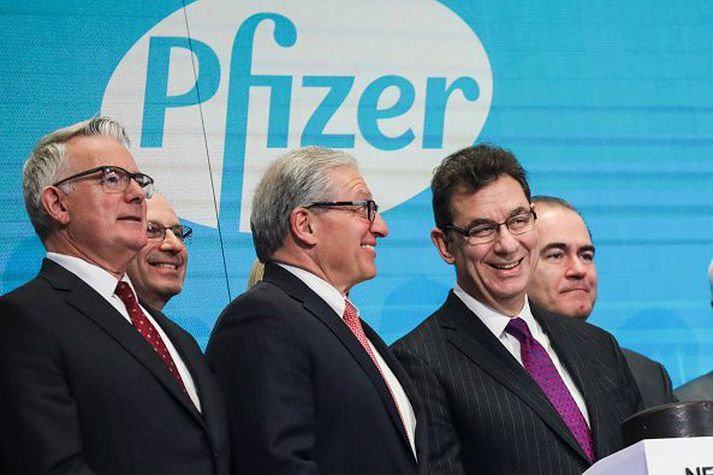 Albert Bourla (t.h.) er forstjóri Pfizer.