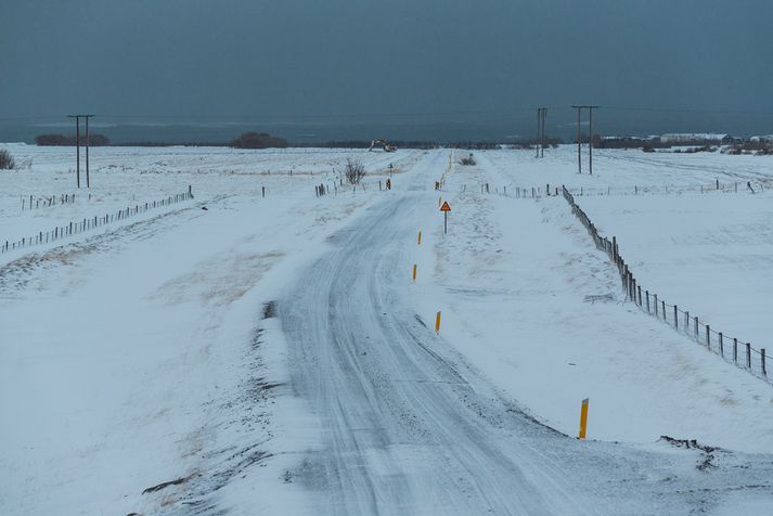 Það er um að gera að fara varlega á vegum landsins núna í kvöld. 
