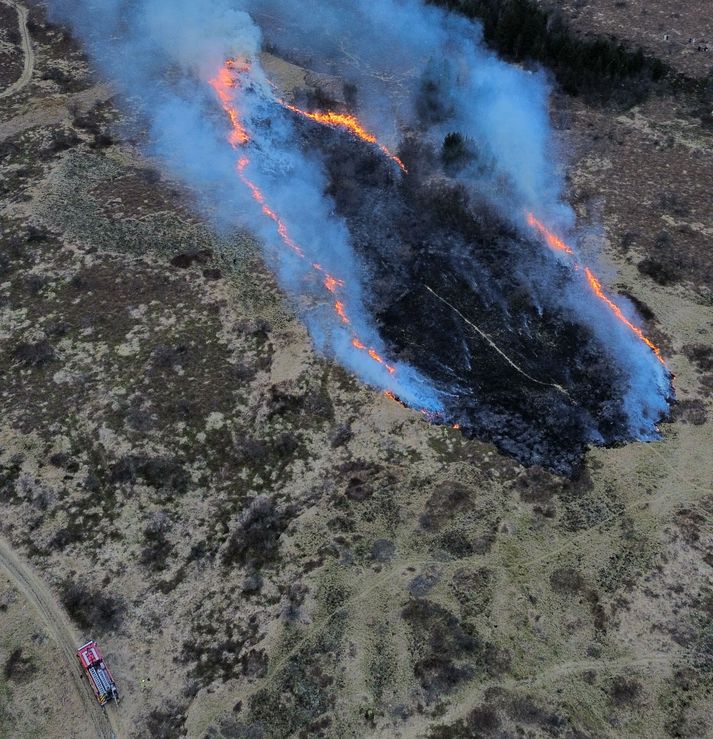Drónamynd af eldinum