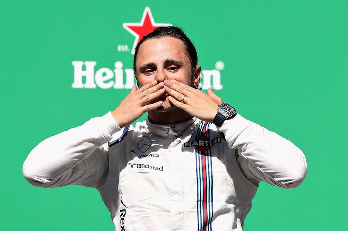 Felipe Massa setur Formúlu 1 hjálminn á hilluna frægu eftir kappaksturinn í Abú Dabí um helgina.