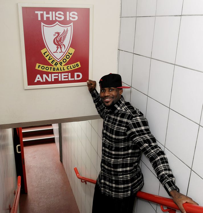 LeBron tók túristapakkann á þetta á Anfield.