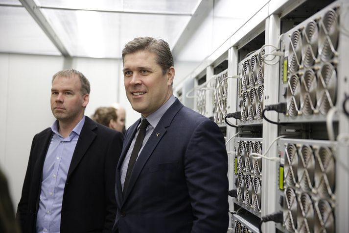 Bjarni Benediktsson ásamt Almari Guðmundssyni.