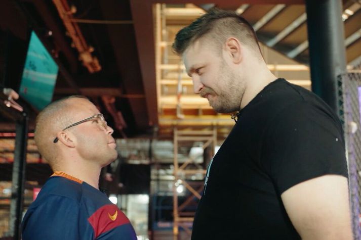 Ekki láta stærðarmun Nablans og Tomma blekkja ykkur þegar kemur að skothörku.