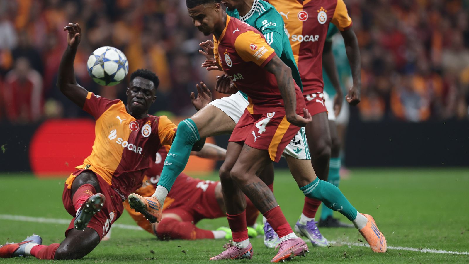 Galatasaray - Liverpool | Tekist á í Tyrk­landi