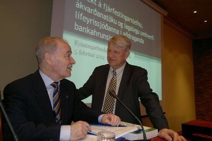 Stjórn Lífeyrissjóðs verzlunarmanna hafnar afdráttarlaust þeim vangaveltum sem fram koma í skýrslu Rannsóknarnefndar lífeyrissjóðanna um að sjóðurinn hafi brotið lög með kaupum á gjaldeyristryggingum árið 2008.