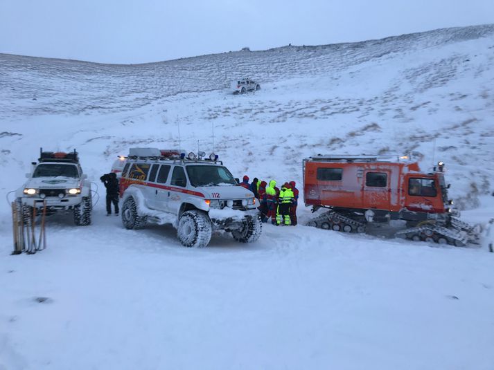 Hátt í áttatíu manns taka þátt í björgunaraðgerðunum í Sölvadal.