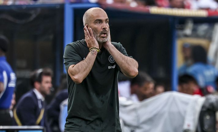 Enzo Maresca, knattspyrnustjóri Chelsea, á hliðarlínunni í leiknum á móti Benfica í nótt.