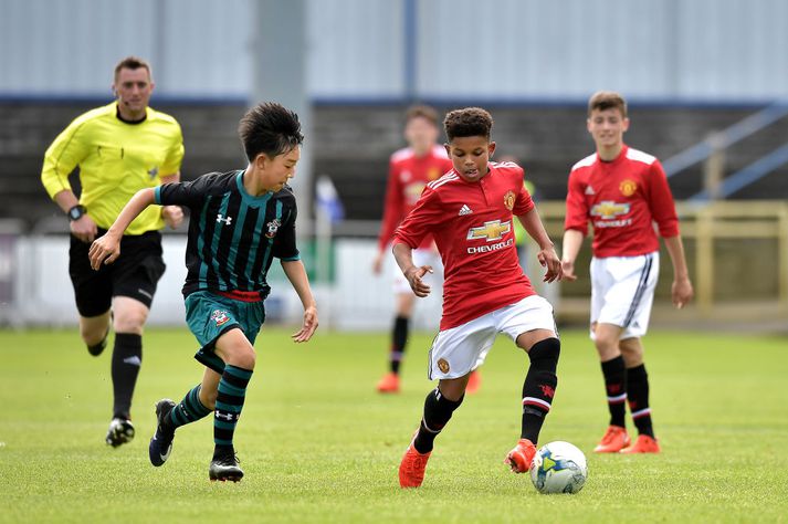 Shola Shoretire í leik með U16 ára liði United