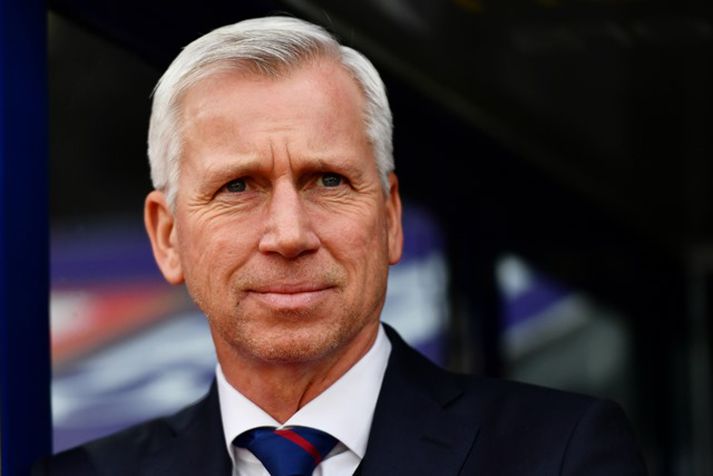 Alan Pardew gæti verið á leið aftur í ensku úrvalsdeildina.