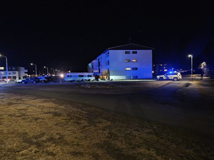 Svæðið var girt af á meðan aðgerðum lögreglu stóð.