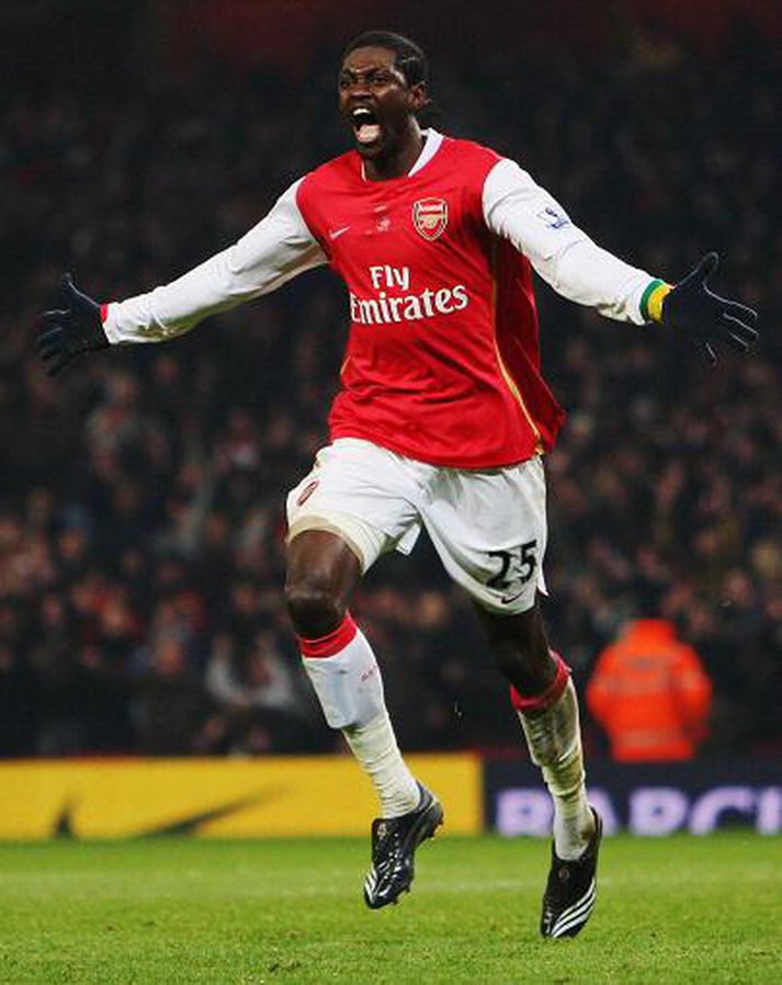 Emmanuel Adebayor fagnar marki sínu gegn Blackburn í gær.