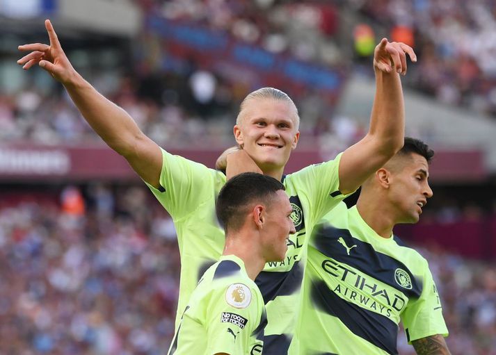 West Ham United v Manchester City - Premier League LONDON, ENGLAND - AUGUST 07: Erling Haaland of Manchester City celebrates after scoring their team's second goal during the Premier League match between West Ham United and Manchester City at London Stadium on August 07, 2022 in London, England. (Photo by Mike Hewitt/Getty Images)