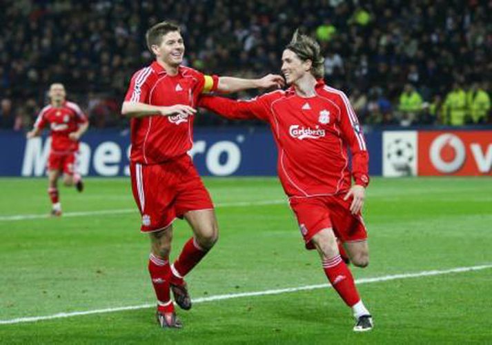 Steve Gerrard og Fernando Torres eru báðir á varamannabekknum hjá Liverpool.