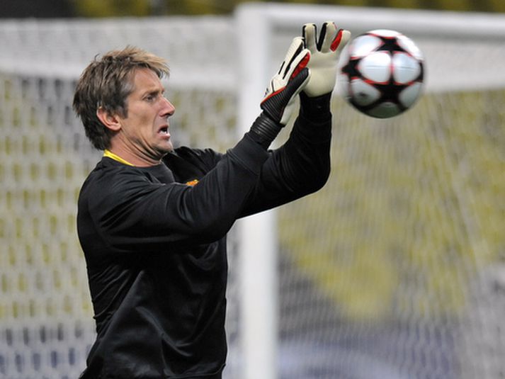 Edwin van der Sar á æfingu með Manchester United.