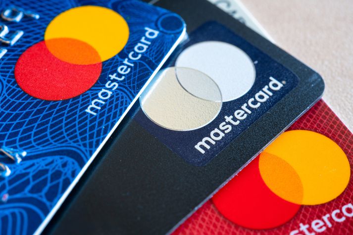 Bilunin olli því að ekki var hægt að greiða með debetkortum frá Mastercard hjá sumum greiðslumiðlurum.