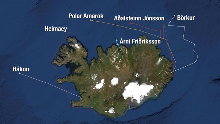 Hér má sjá staðsetningu leitarskipanna síðdegis í dag, samkvæmt korti Hafrannsóknastofnunar.