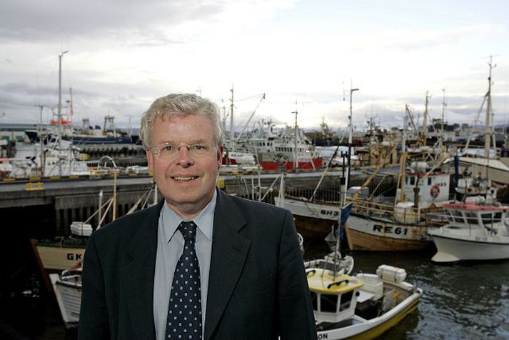Einar K. Guðfinnsson sjávarútvegs­ráðherra úthlutar úr AVS rannsóknarsjóði í sjávarútvegi. Sjóðurinn hefur verið á fjárlögum frá árinu 2004.