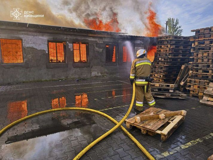 Eldar slökktir í Kænugarði.