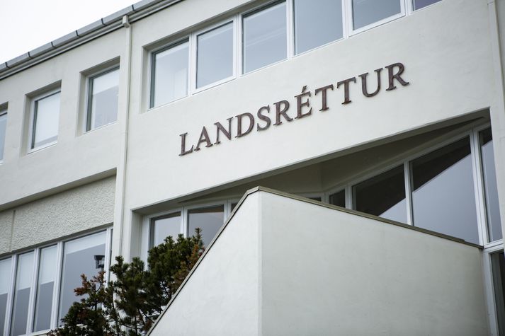 Landsréttur.