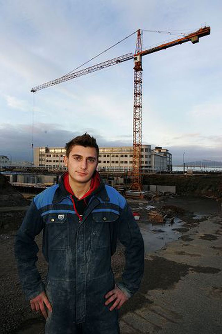 Denis Grbic þátttakandi í Ástarfleyinu.