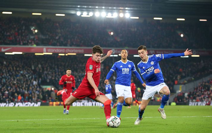 Neco Williams er á leið til Nottingham Forest.