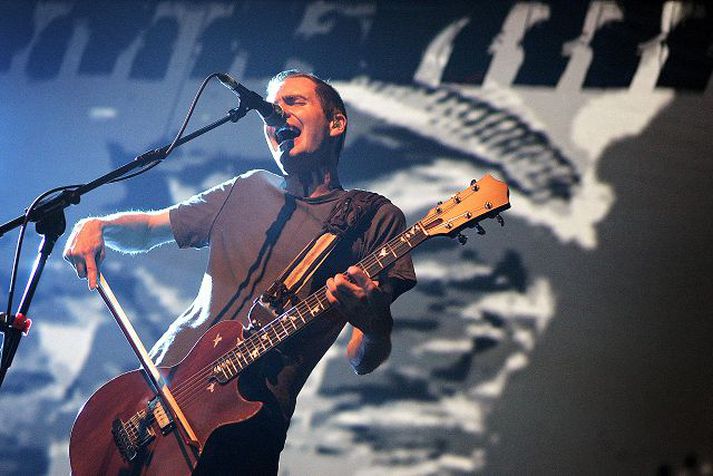Sigur Rós Jónsi og félagar leika á fjölda tónleika hérlendis í lok júli og ágúst.
 Fréttablaðið/AFP